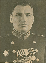 Начальник училища генерал-майор Г. Ф. Полищук (выпускник училища 1936  г.).